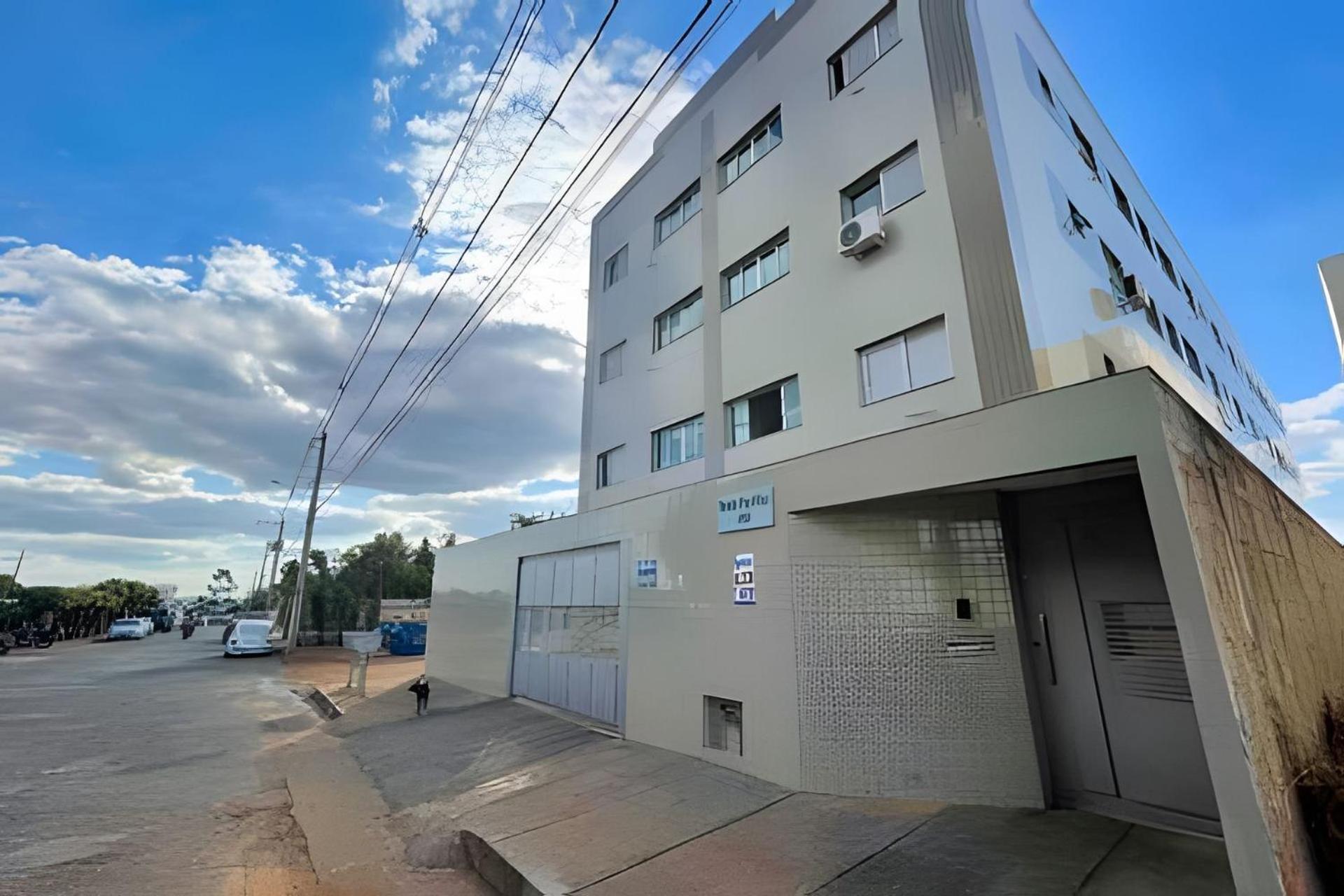 202- Apartamento De 2 Quartos Para Ate 5 Hospedes Patos de Minas Luaran gambar